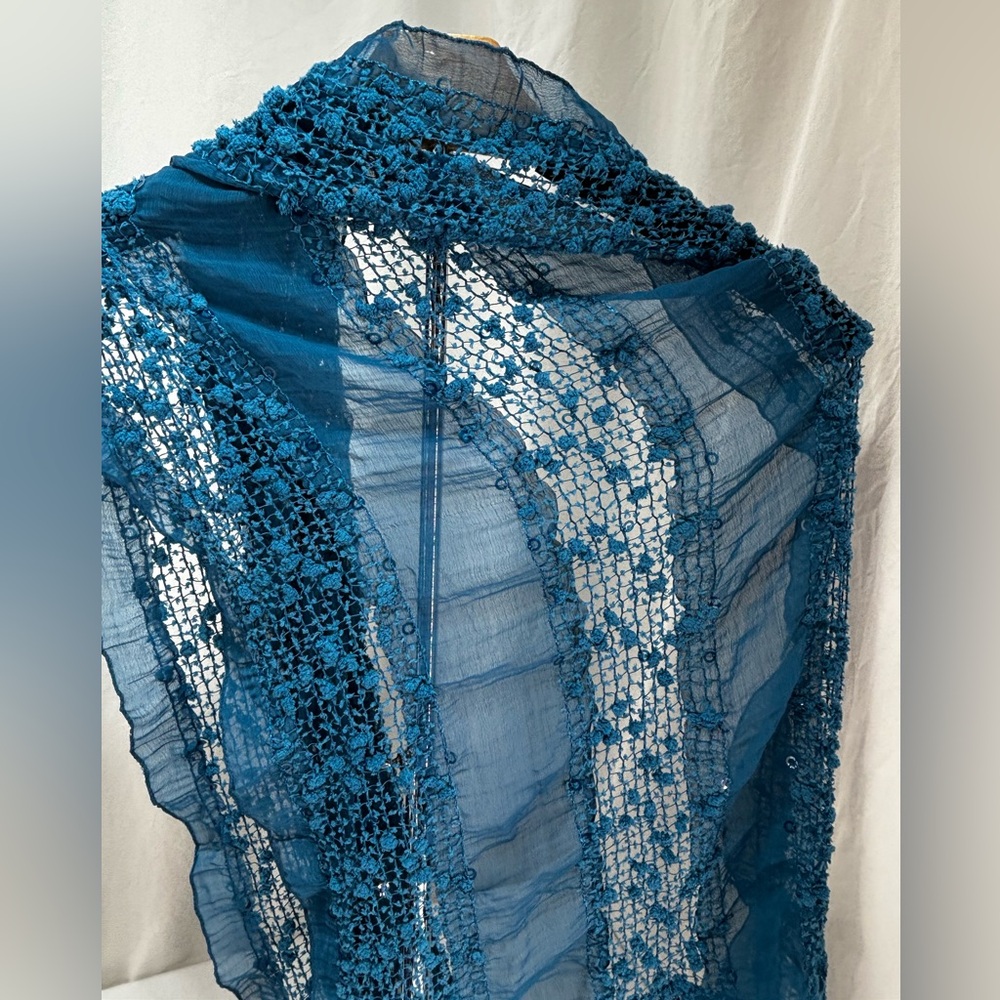 Columbia Hat + 2 Scarves Bundle — Winter Accessories - Picture 3 of 5